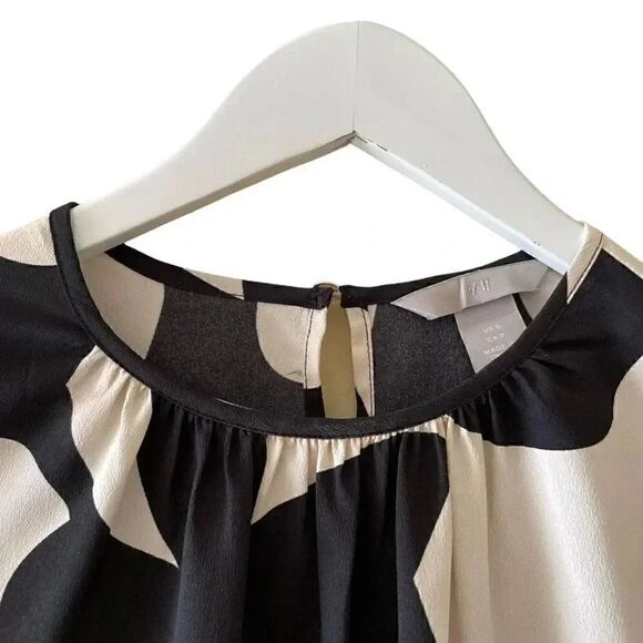 H& M Black Cream Key Hole Button Back Closure Abstract Round Neck SZ S #1588 - Picture 5 of 13